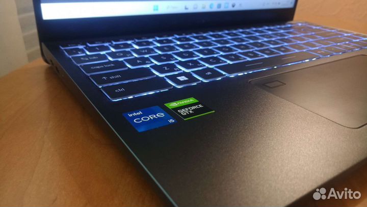 Мощный игровой ноутбук (ультрабук) MSI / 12 ядер