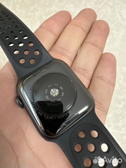 Apple watch se 40mm акб 100%