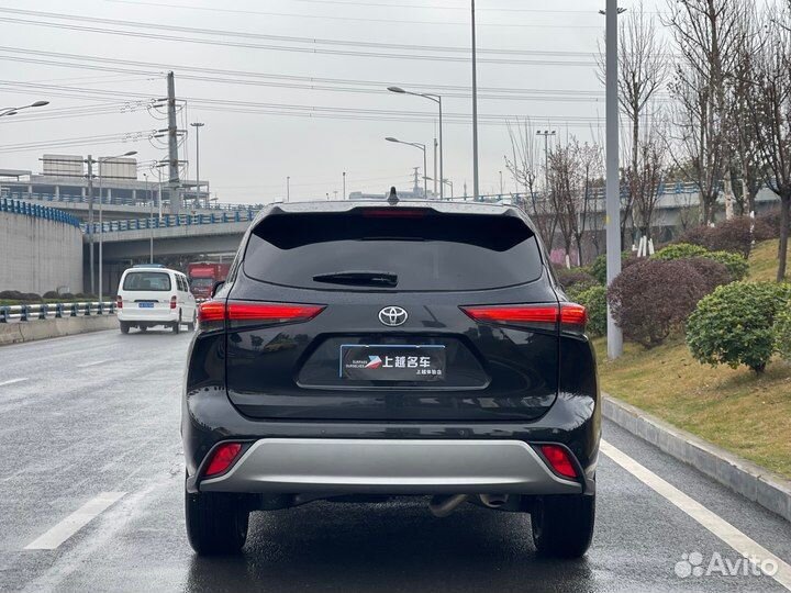 Toyota Highlander 2.0 AT, 2023, 10 км