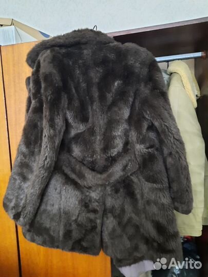 Искусственная шуба короткая черная