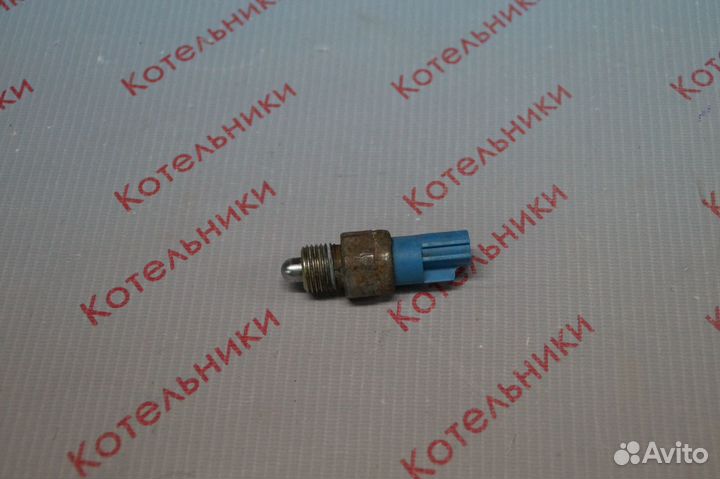 Nissan 32005-6J000 Датчик заднего хода