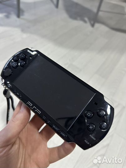 Sony PSP-Е1008 прошитая + игры