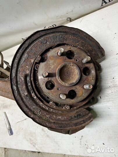 Задний рычаг левый кулак Chery Tiggo t11 FL 2013