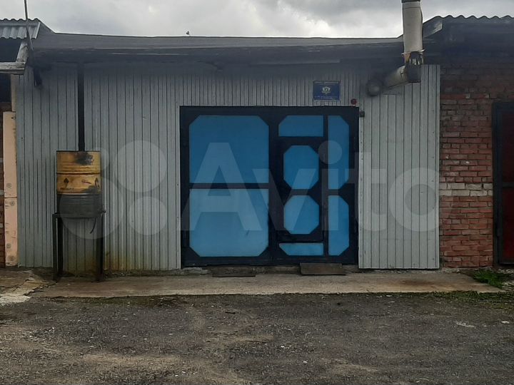 Гараж, > 30 м²