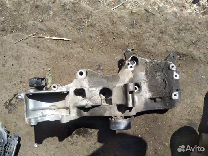 Кронштейн Гур генератора кондиционера Рено Логан