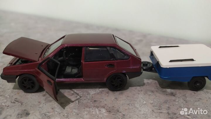 На доставке.Автомобиль ваз с прицепом скиф 1: 43