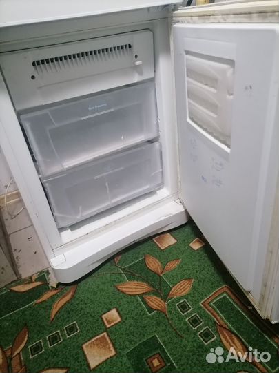 Холодильник Indesit бу