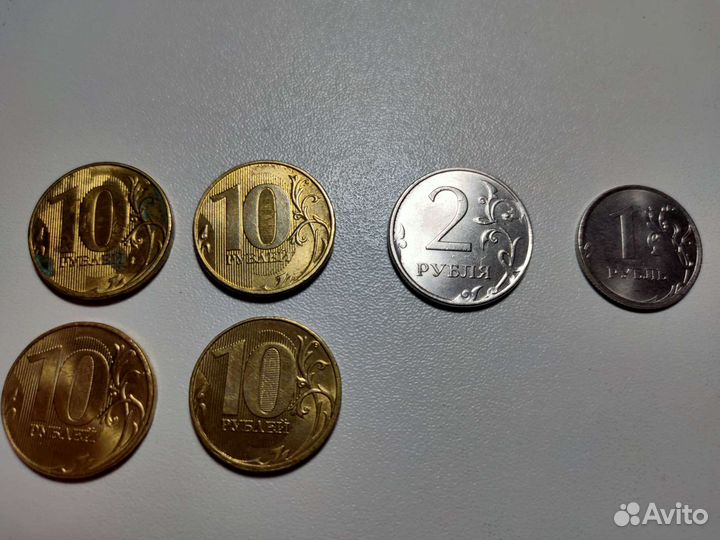 Монеты 2022 года разные