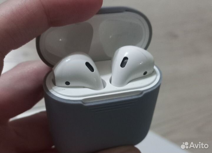 Наушники airpods