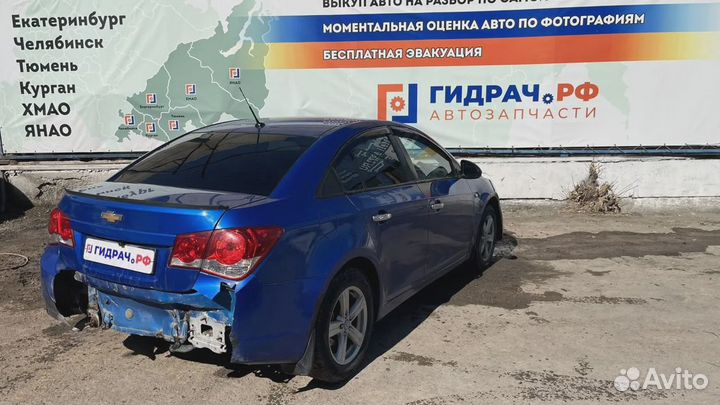 Накладка двери передней левой Chevrolet Cruze (J30