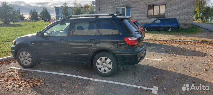 Автомобиль mitsubishi