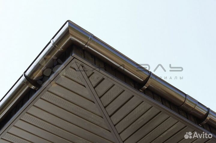 Желоб водосточной трубы