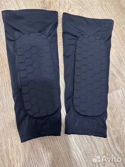 Щитки футбольные детские