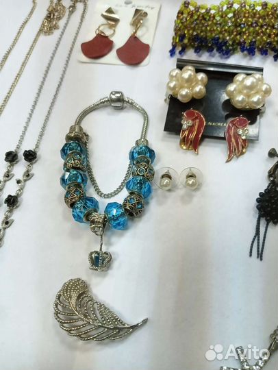 Лот бижутерии 3