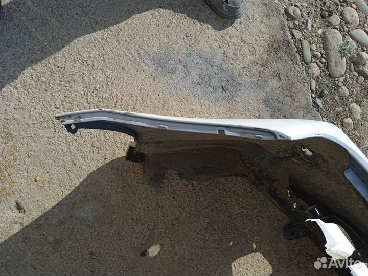 Бампер Toyota Camry