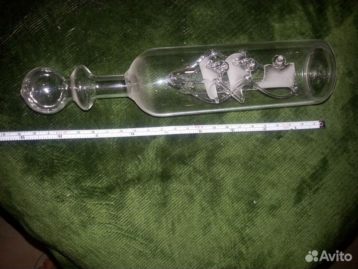 Сувенирный корабль в бутылке