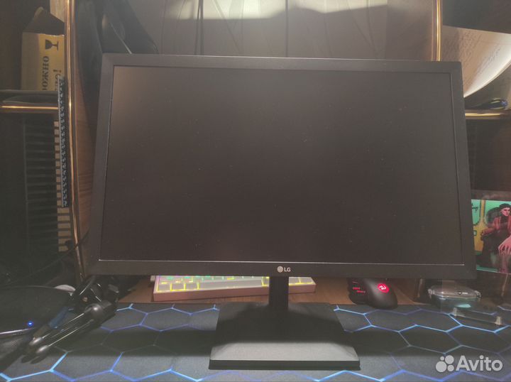 Монитор LG 21.5