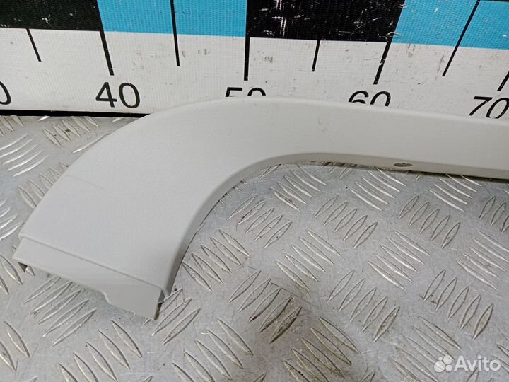 Б/У Обшивка двери багажника верхняя левая F#005