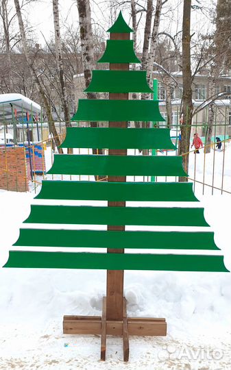 Ёлка деревянная для украшения двора