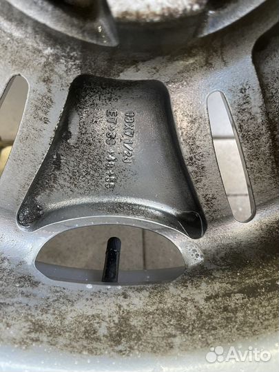 R18 Nokian Tyres Hakkapeliitta 8 245/45, PCD 5x114.3 DIA 56