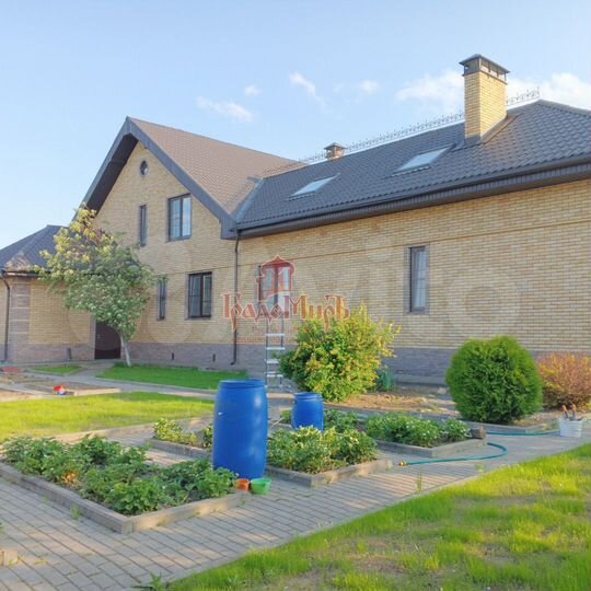 Дом 470 м² на участке 17 сот.