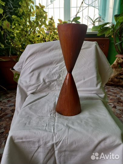 Предметы интерьера из дерева песочные часы