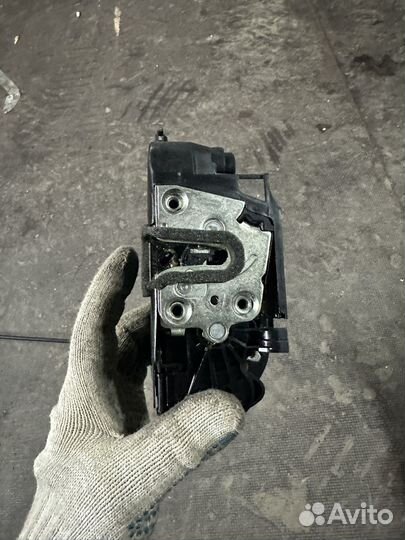 Дверной замок правый Scania 6 2265355