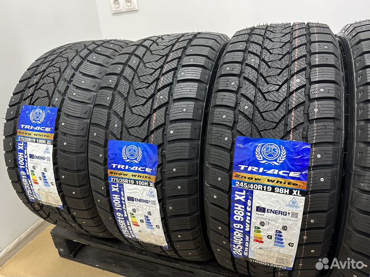 Tri Ace Snow White II Stud 245/40 R19 и 275/35 R19 98H