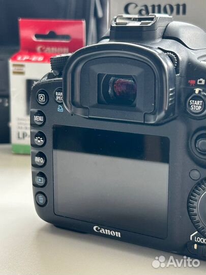 Зеркальный фотоаппарат Canon 7D