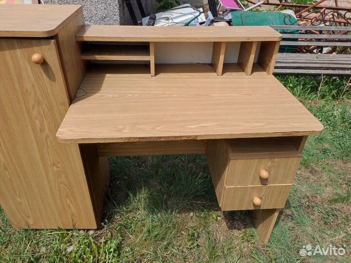 Продам компьютерный стол