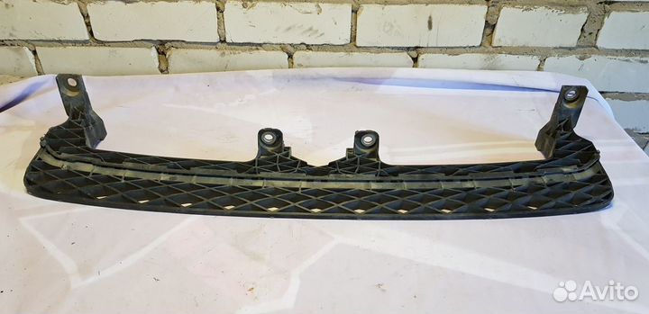 Volkswagen Passat B7 Усилитель переднего бампера