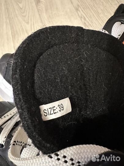 Коньки хоккейные