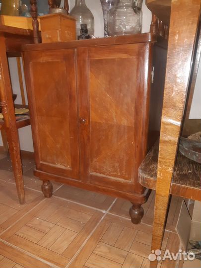 Этажерки с тумбами старинные