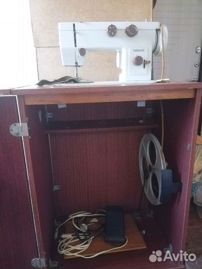 Швейная машина Чайка