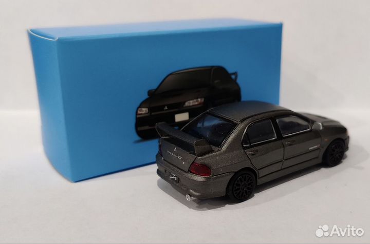 Модель 1:64 Mitsubishi Lancer Evolution VII