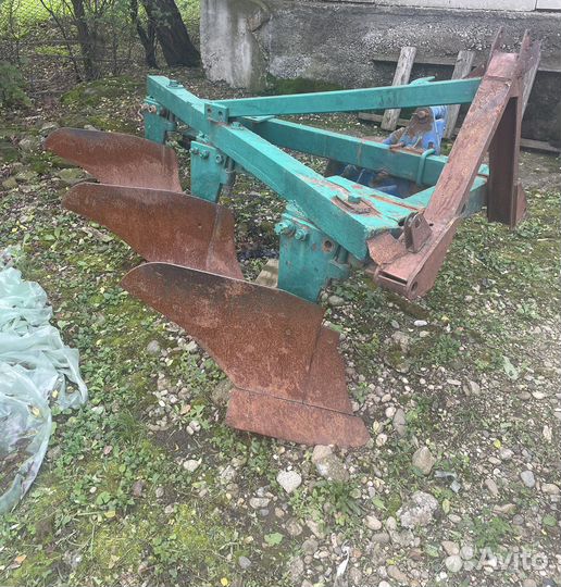 Плуг на трактор