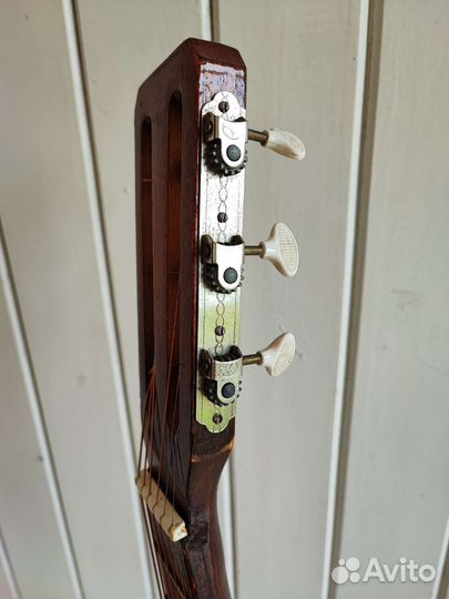 Акустическая гитара