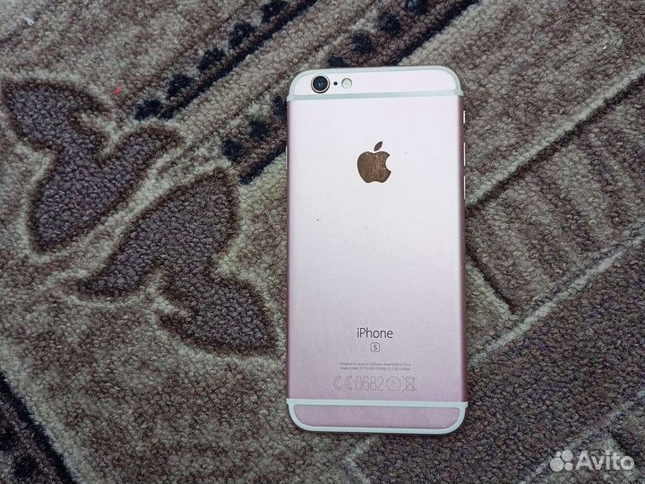 Телефон iPhone 6s