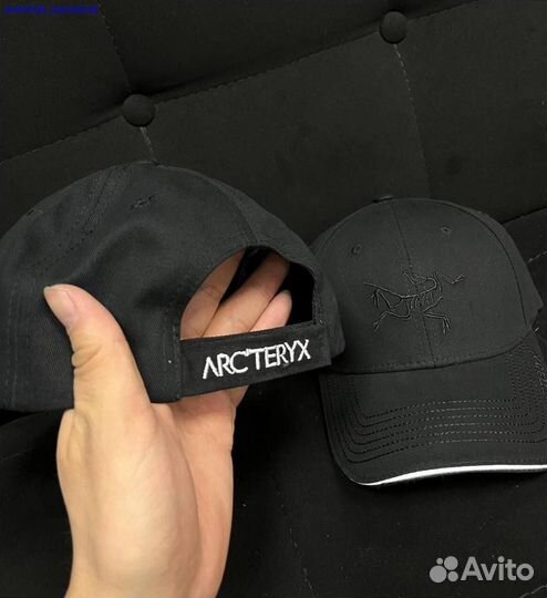 Два цвета кепки Arcteryx для стиля