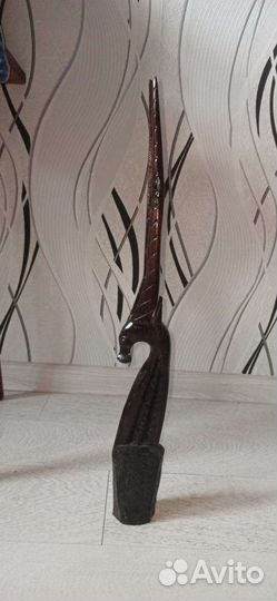Статуэтка из дерева