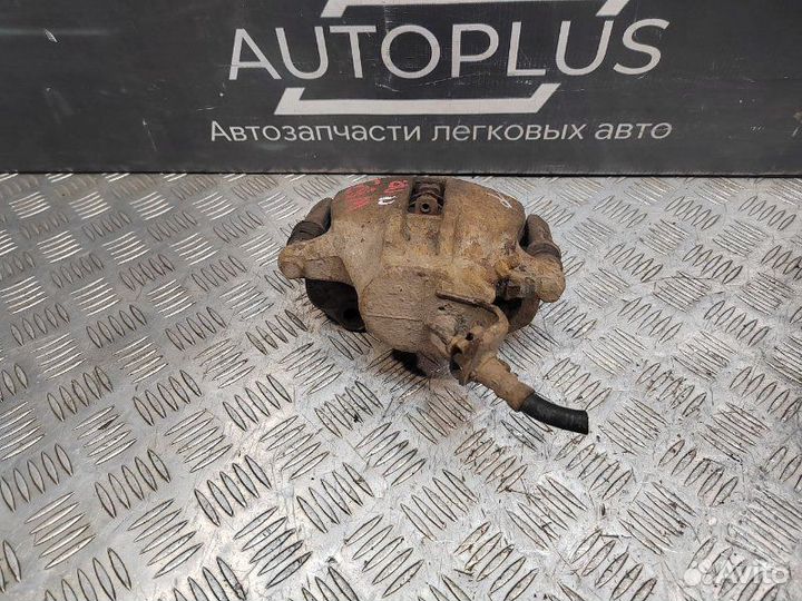 Суппорт передний правый Volkswagen Passat B3