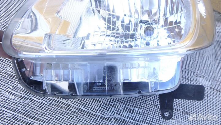 Рено Кангу фара левая