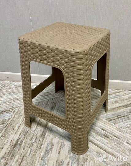 Табурет пластиковый