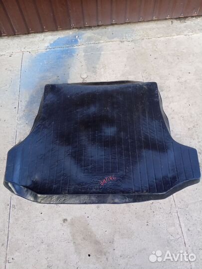 Пластиковый ковер багажника kia shuma 2
