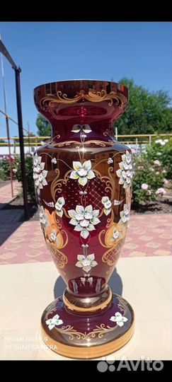 Ваза Чехия Богемия 53 см Гранатового цвета