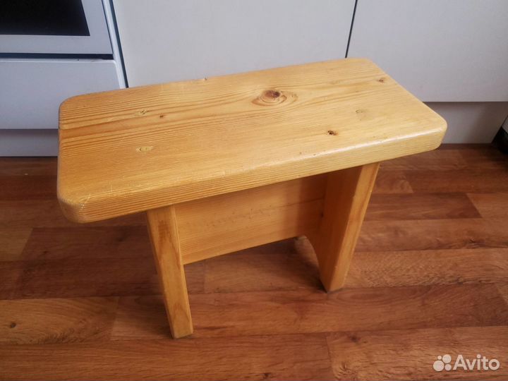 Табурет деревянный