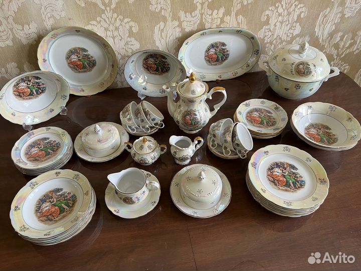 Набор столовой посуды на 12 персон