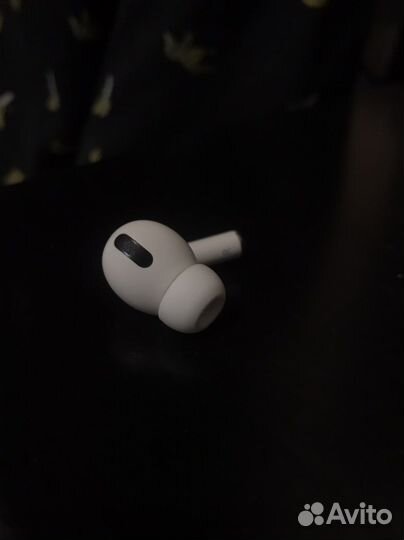 Airpods pro. Правый наушник. Оригинал