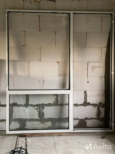 Дверь, входная группа с окном