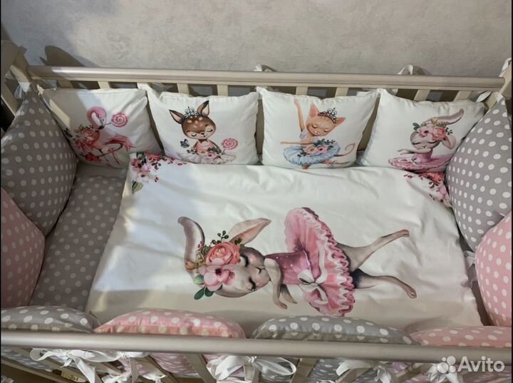 Бортики и постельное белье в кроватку